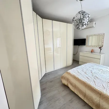 Favoloso Con Terrazzo